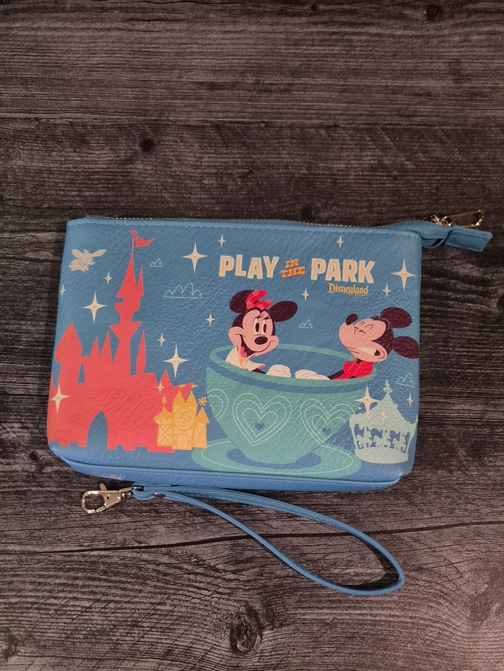 disney play at the parks wristlet